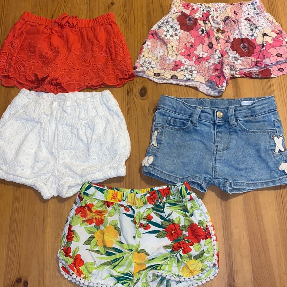 Toddler girl assorted shorts size 2T